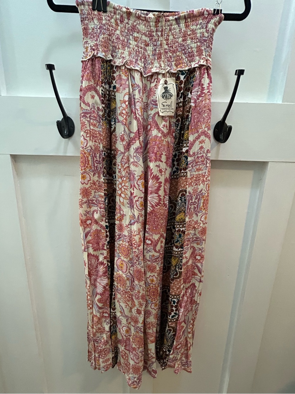 NWT Boutique Brand, easel, Pink Floral Patchwork Wide Leg Pants - Picture 4 of 9